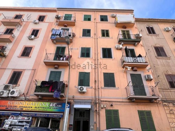 appartamento in vendita a Palermo in zona Zisa