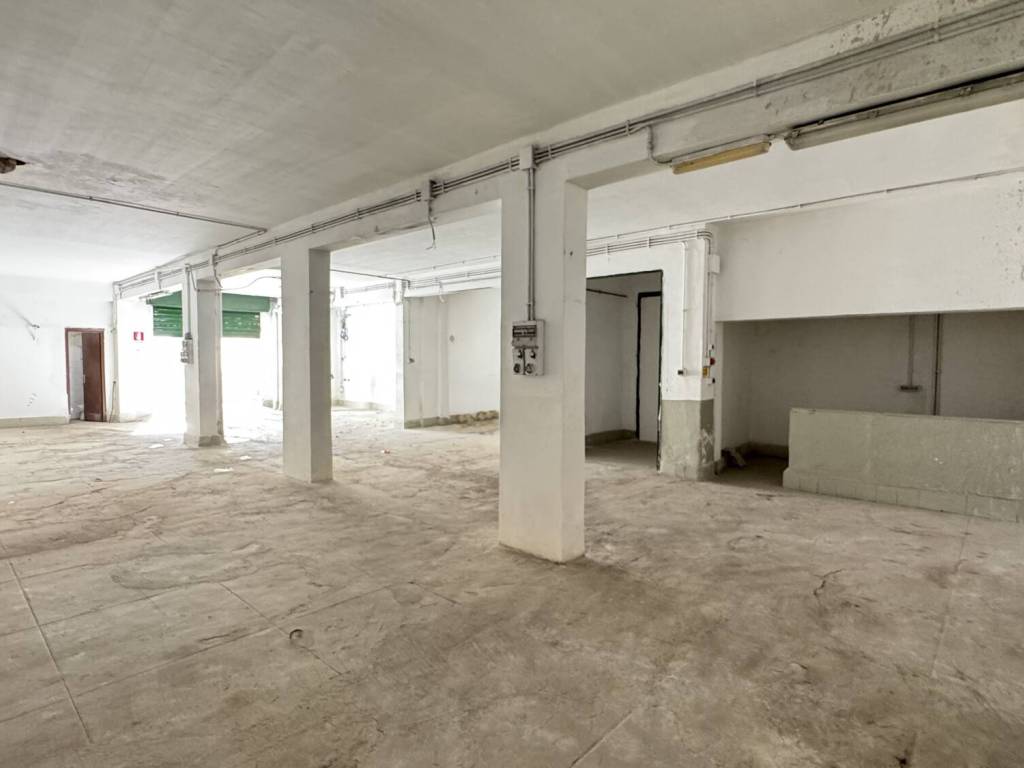 locale commerciale in vendita a Palermo in zona Pallavicino