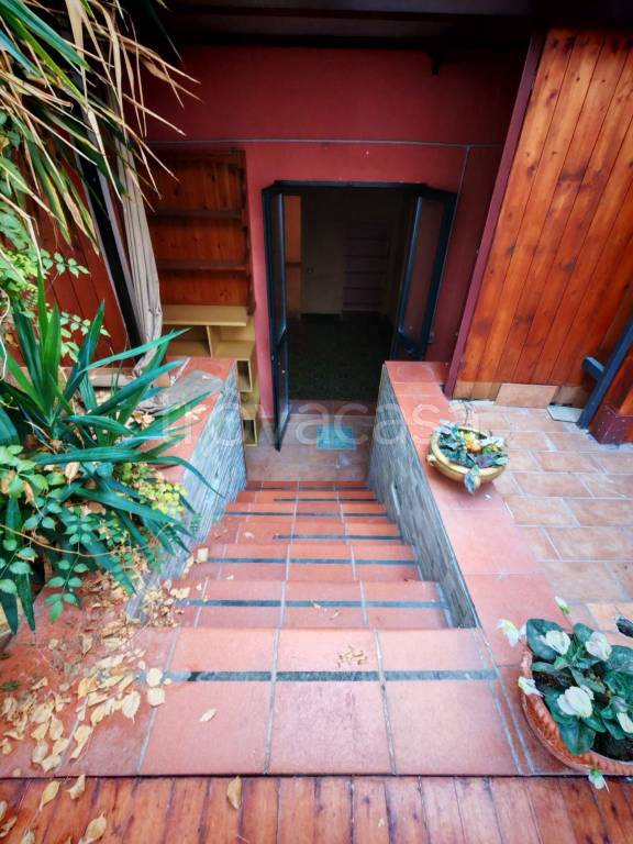 negozio in vendita a Palermo in zona Zisa