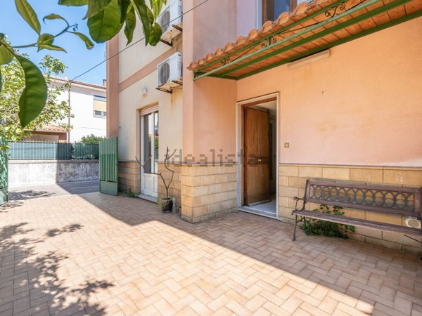 casa indipendente in vendita a Palermo in zona Mondello