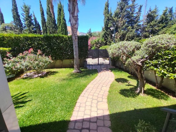 casa indipendente in vendita a Palermo in zona Mondello