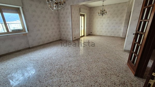 appartamento in vendita a Palermo in zona Montegrappa / Santa Rosalia