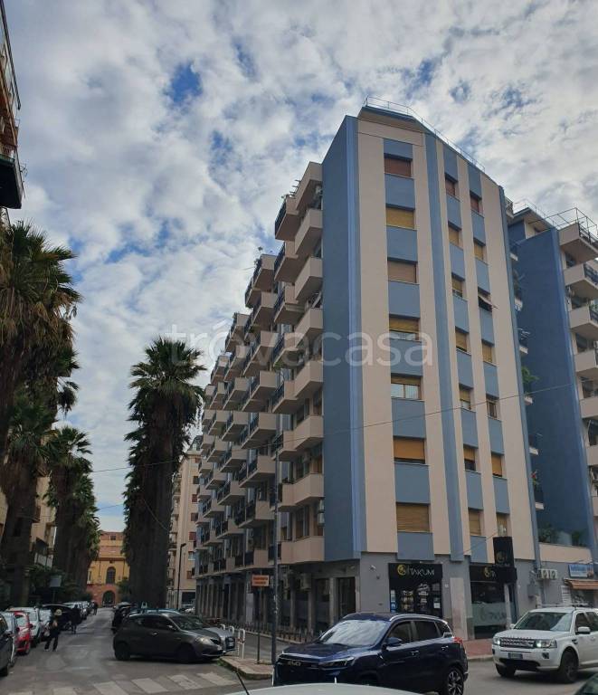 appartamento in vendita a Palermo in zona Malaspina/Palagonia