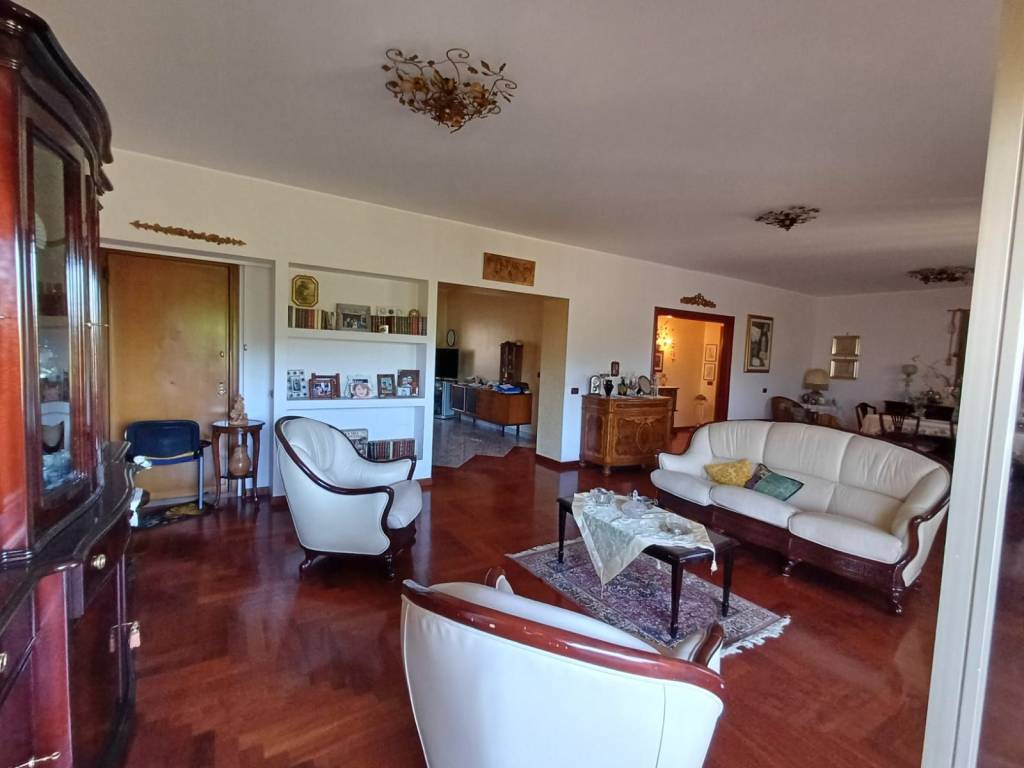 appartamento in vendita a Palermo in zona Malaspina/Palagonia