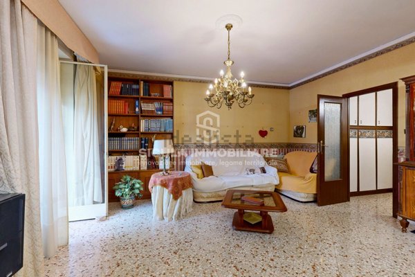 appartamento in vendita a Palermo in zona Montegrappa / Santa Rosalia