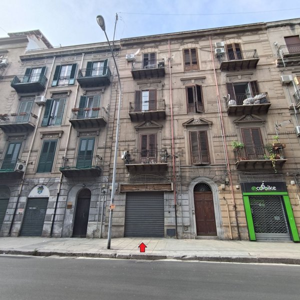 locale commerciale in vendita a Palermo in zona Libertà