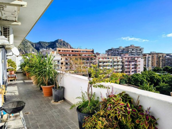 appartamento in vendita a Palermo in zona Montepellegrino