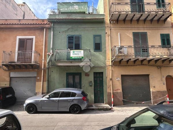 negozio in vendita a Palermo in zona Chiavelli
