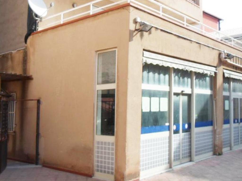 negozio in vendita a Palermo in zona Tommaso Natale