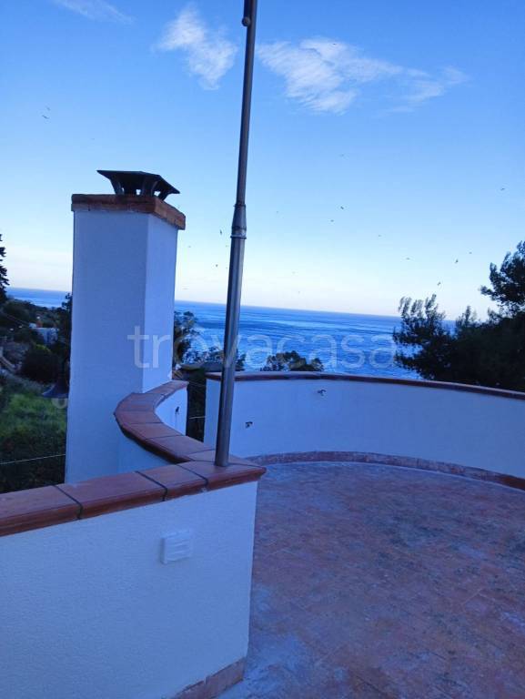 casa indipendente in vendita a Palermo in zona Arenella/Vergine Maria