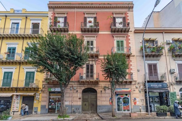 appartamento in vendita a Palermo in zona Politeama
