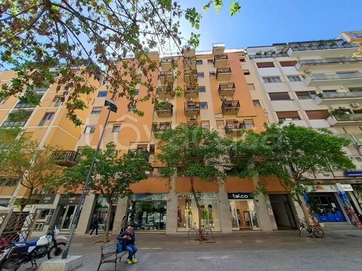 ufficio in vendita a Palermo in zona Politeama