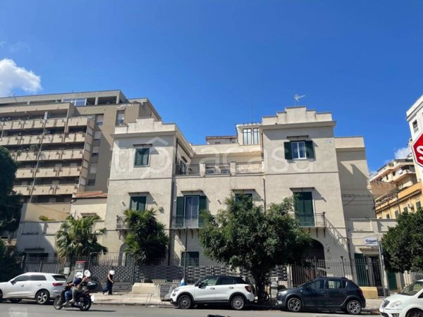 appartamento in vendita a Palermo in zona Malaspina/Palagonia