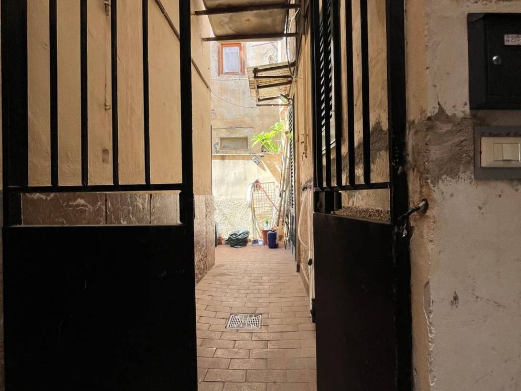 appartamento in vendita a Palermo in zona Zisa