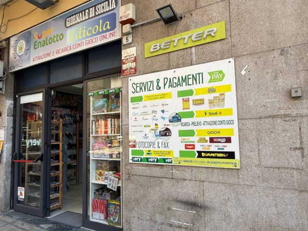 negozio in vendita a Palermo in zona Malaspina/Palagonia
