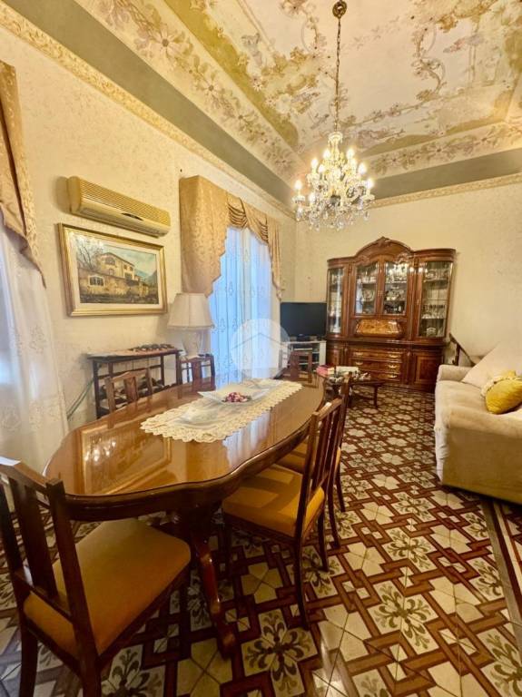 appartamento in vendita a Palermo in zona Zisa