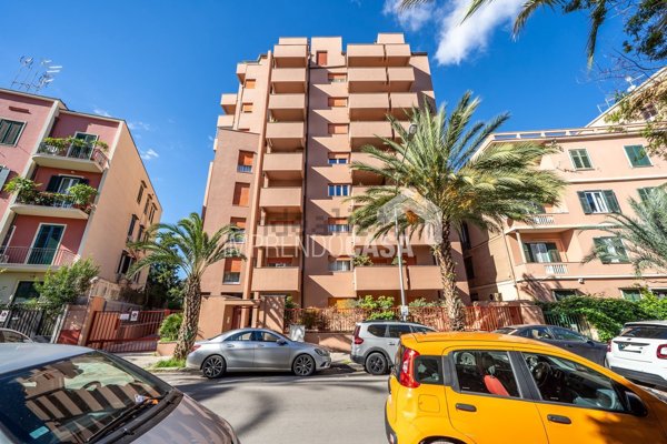 appartamento in vendita a Palermo in zona Zisa
