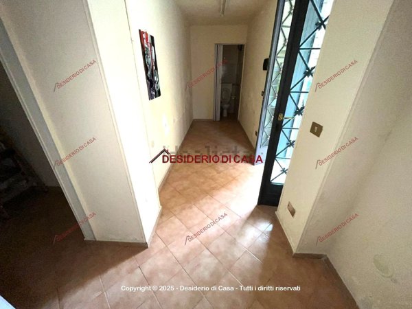 locale di sgombero in vendita a Palermo in zona Oreto