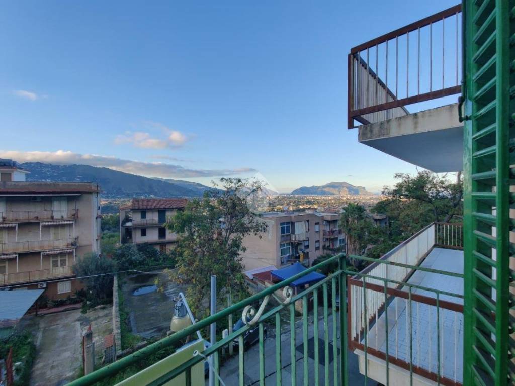 appartamento in vendita a Palermo in zona Villagrazia/Falsomiele