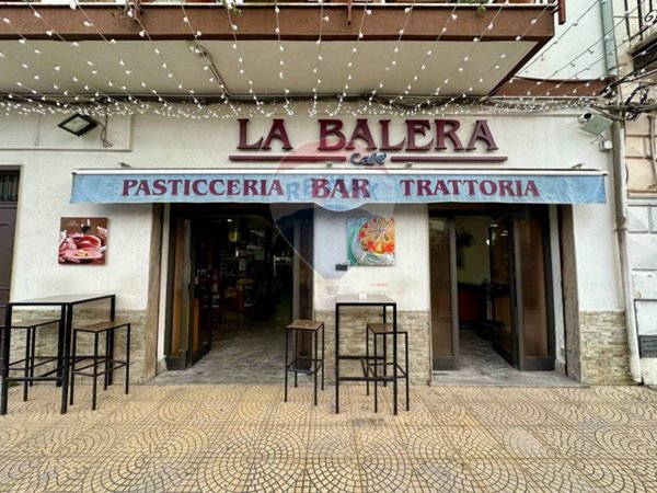 negozio in vendita a Palermo in zona Villagrazia/Falsomiele