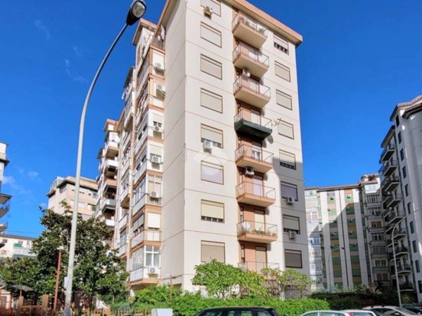appartamento in vendita a Palermo in zona Montegrappa / Santa Rosalia
