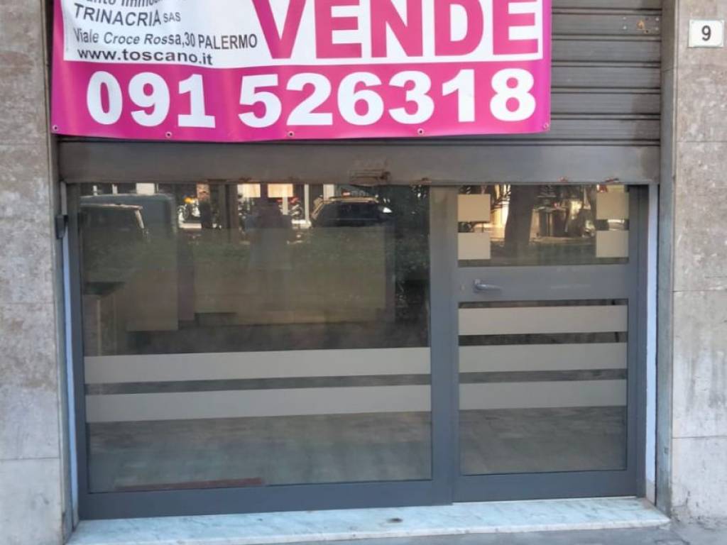 negozio in vendita a Palermo in zona Politeama
