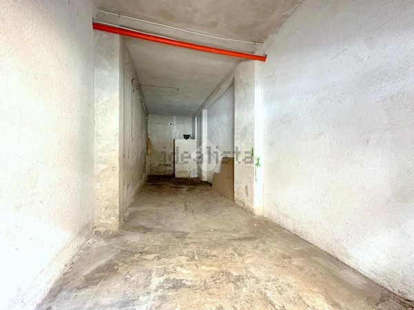 locale di sgombero in vendita a Palermo in zona Noce