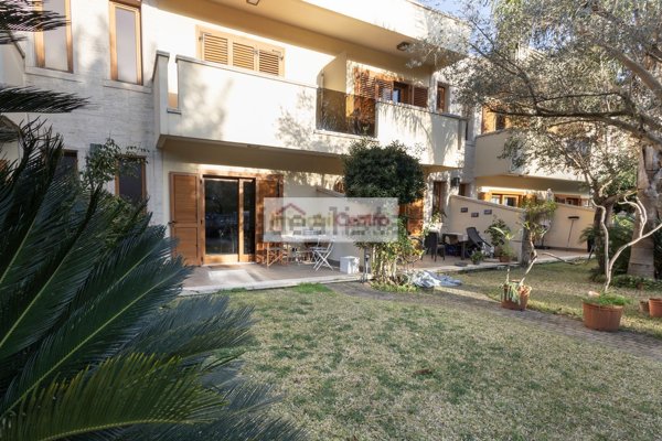 appartamento in vendita a Palermo in zona Mondello