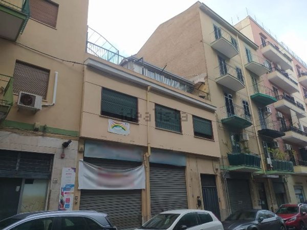 locale di sgombero in vendita a Palermo in zona Montegrappa / Santa Rosalia