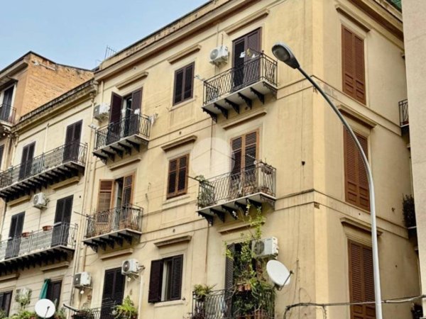 appartamento in vendita a Palermo in zona Zisa