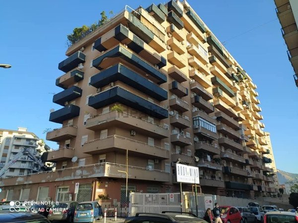 appartamento in vendita a Palermo in zona Malaspina/Palagonia
