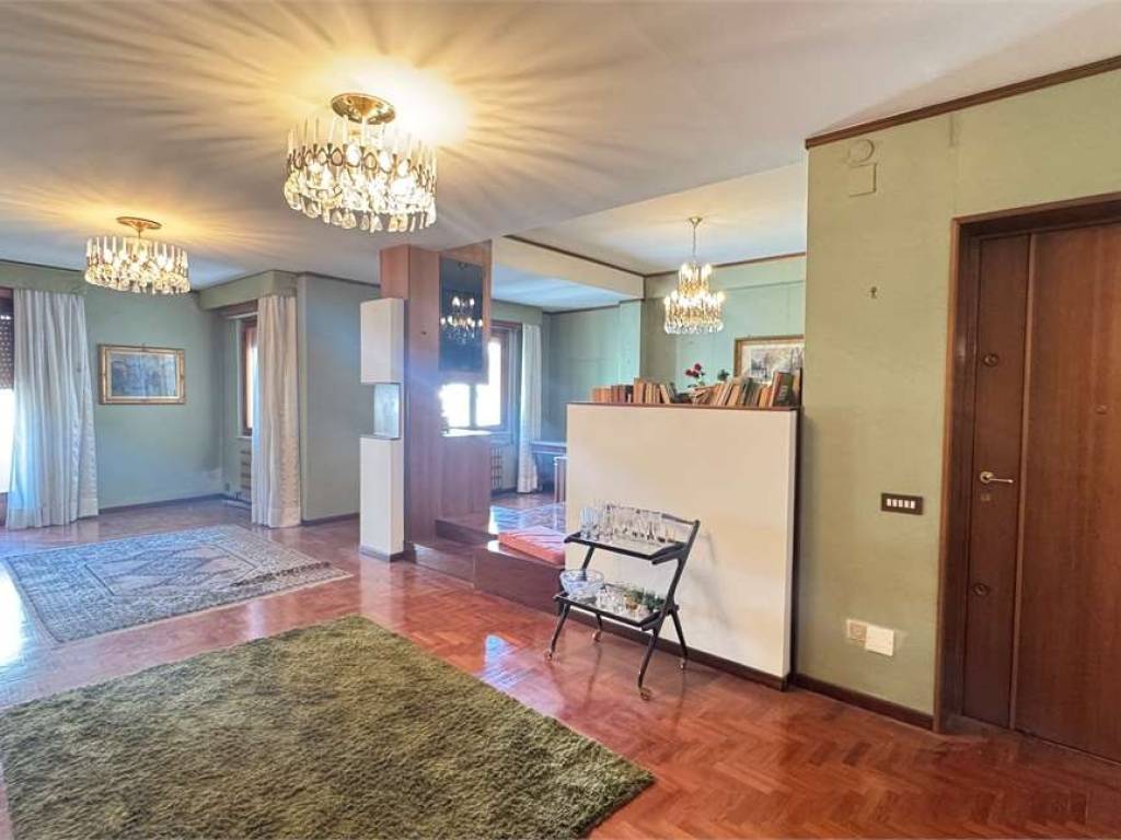 appartamento in vendita a Palermo in zona Malaspina/Palagonia