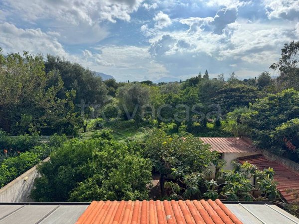 casa indipendente in vendita a Palermo in zona Partanna