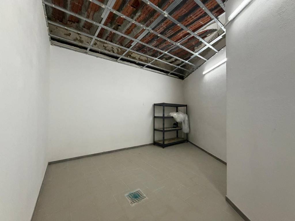 locale commerciale in vendita a Palermo in zona Centro storico