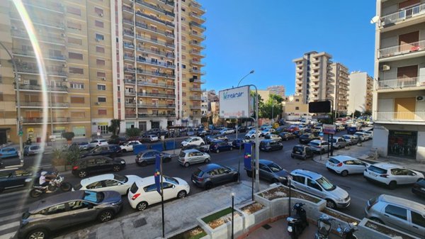 ufficio in vendita a Palermo in zona Montepellegrino