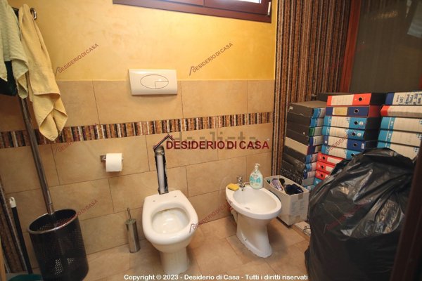 ufficio in vendita a Palermo in zona Malaspina/Palagonia