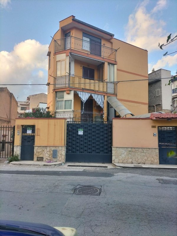 appartamento in vendita a Palermo in zona Villagrazia/Falsomiele