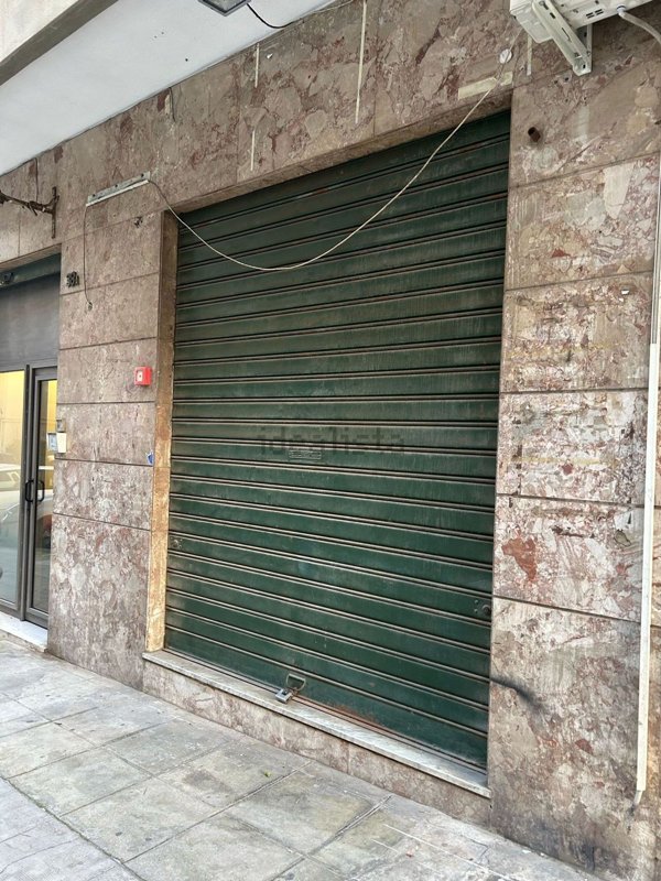 locale commerciale in vendita a Palermo in zona Libertà