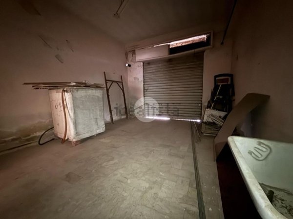 locale commerciale in vendita a Palermo in zona Brancaccio