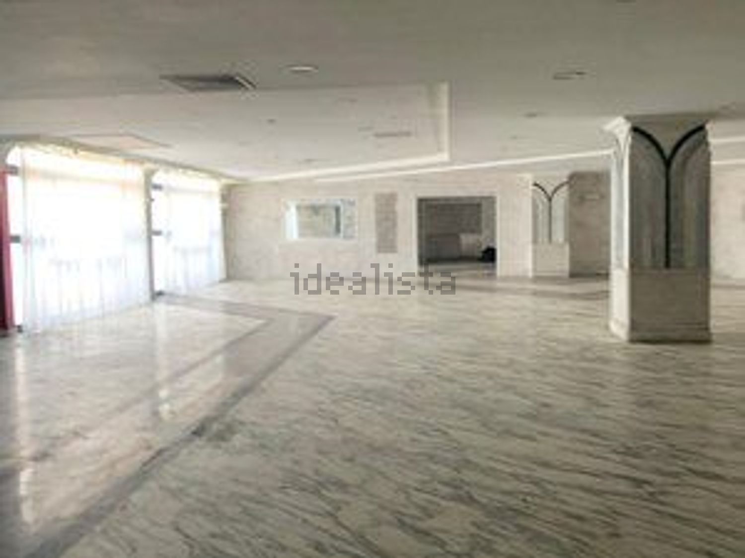 locale commerciale in vendita a Palermo in zona Villagrazia/Falsomiele