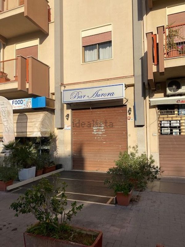locale commerciale in vendita a Palermo in zona Noce