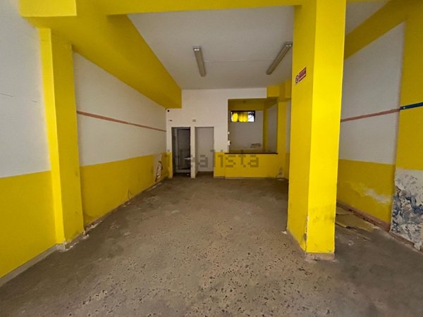 negozio in vendita a Palermo in zona Zisa