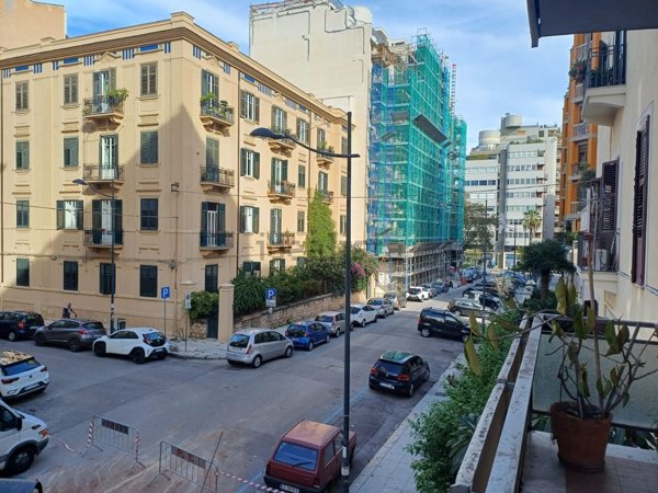 appartamento in vendita a Palermo in zona Libertà