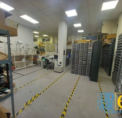 negozio in vendita a Palermo in zona Settecannoli