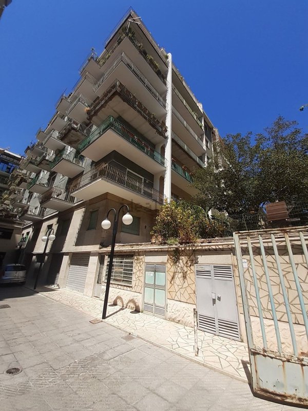 appartamento in vendita a Palermo in zona Libertà