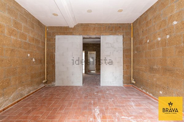 locale commerciale in vendita a Palermo in zona Oreto