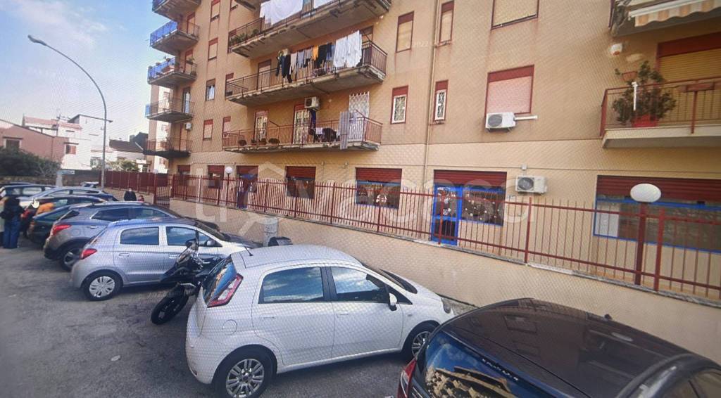 negozio in vendita a Palermo in zona Brancaccio