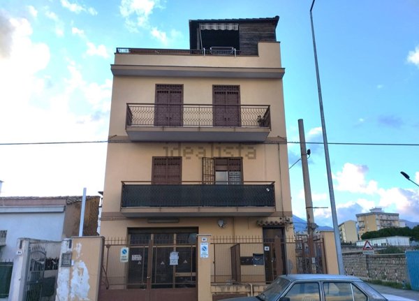 appartamento in vendita a Palermo in zona Altarello
