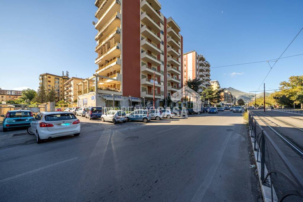 ufficio in vendita a Palermo in zona Uditore