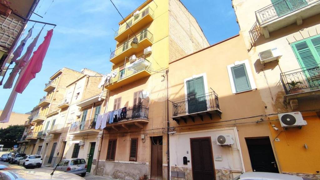 appartamento in vendita a Palermo in zona Montegrappa / Santa Rosalia